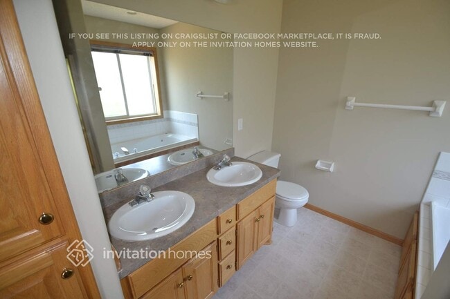 Building Photo - 10312 Kalen Ln NE