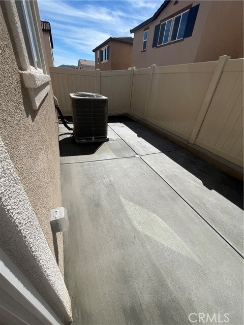 Building Photo - 14001 Carina St