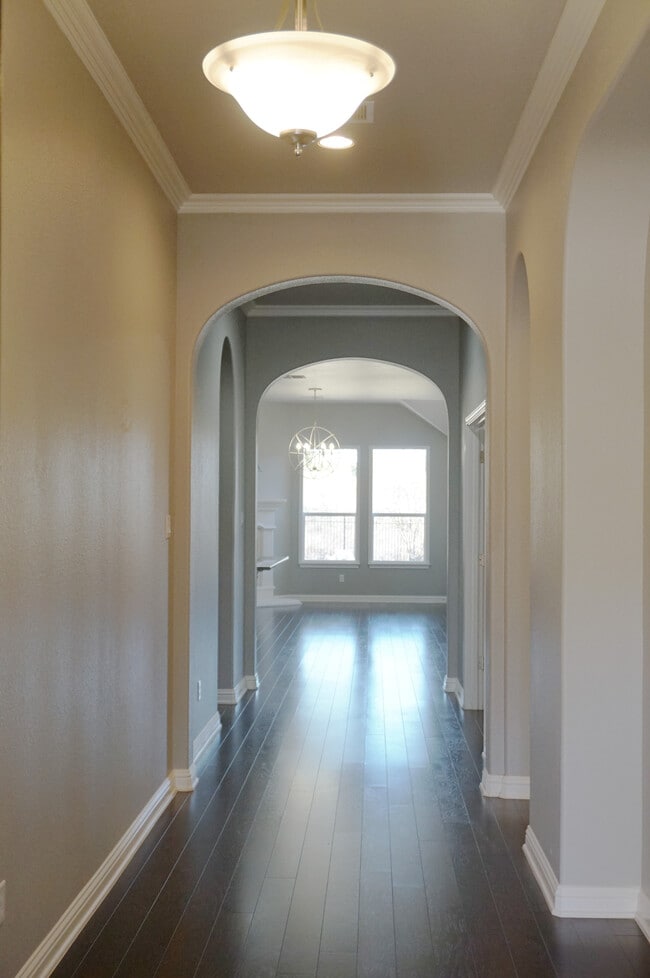 Building Photo - 6620 Estana Ln