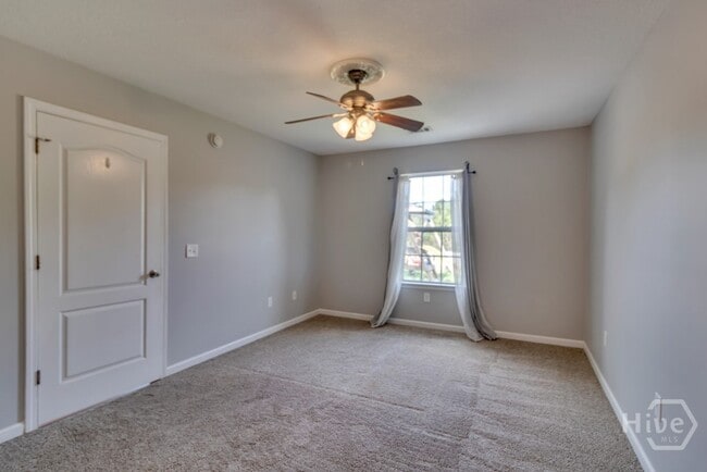 Building Photo - 26 Bostwick Dr