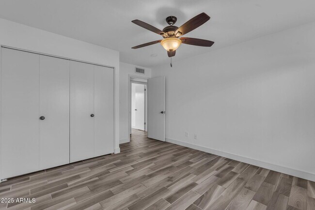 Building Photo - 2447 E La Jolla Dr
