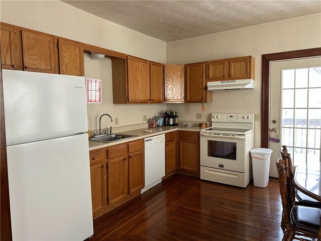 Building Photo - 1878 Ridge Rd