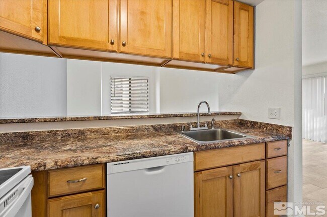 Building Photo - 2700 Plumas St