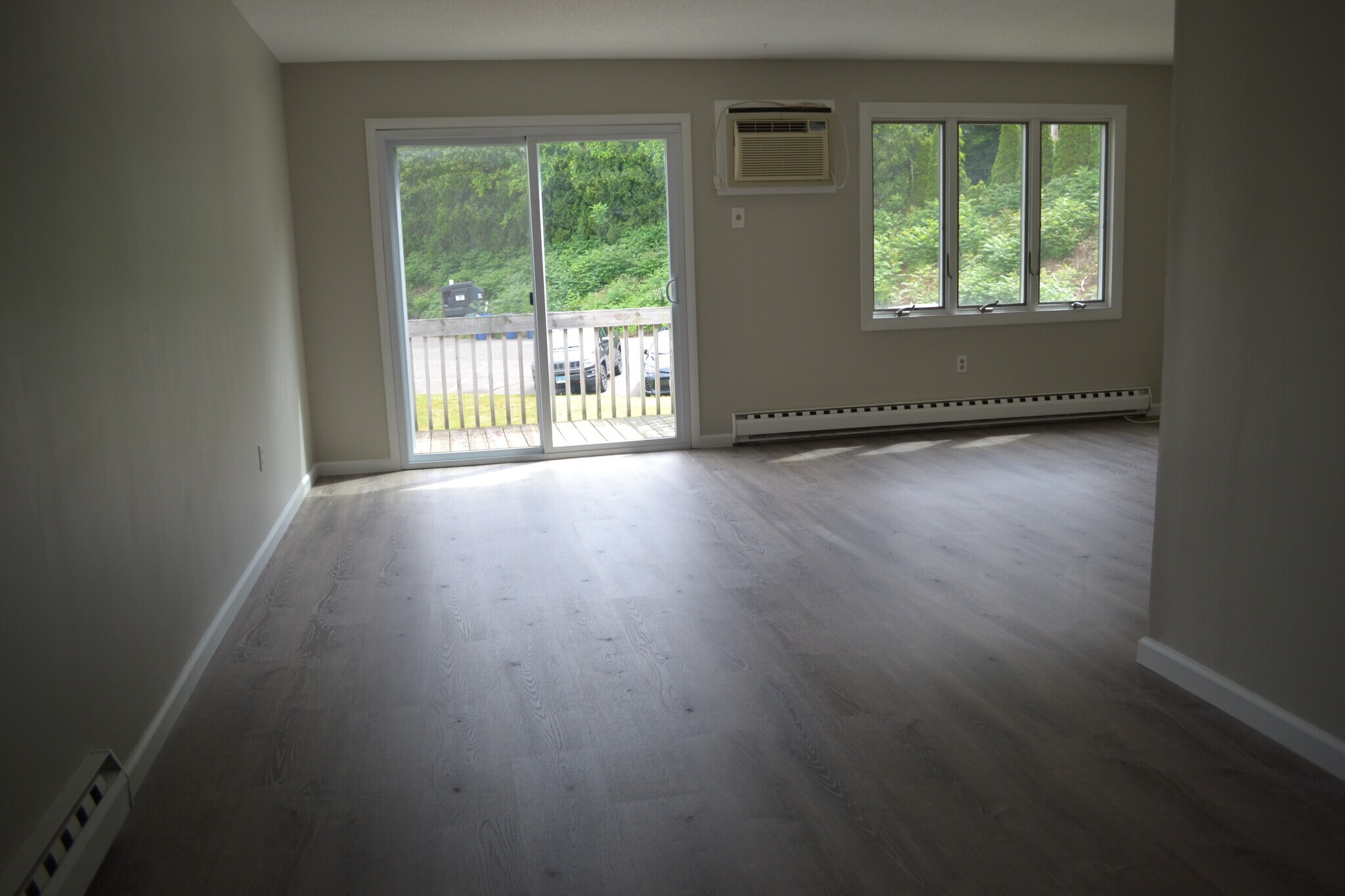 Living room - 85 Old Town Rd