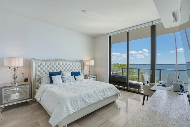 Building Photo - 3101 Bayshore Blvd