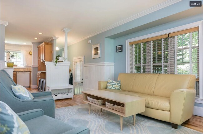 Building Photo - $2,600 2BD/2BA Single Family Home!! W/D In Unit & Storage in Basement! Available 8/1