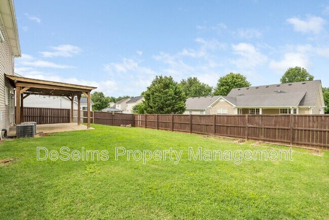 Building Photo - 873 Maricopa Dr