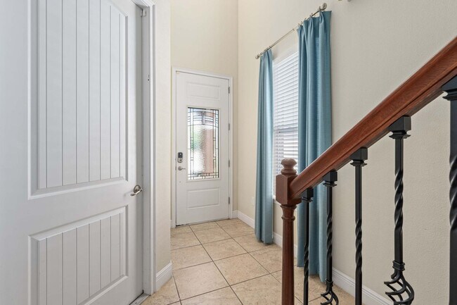 Building Photo - 909 Desert Mountain Ct