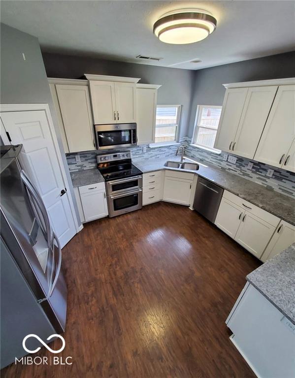 Building Photo - 1009 Retford Dr