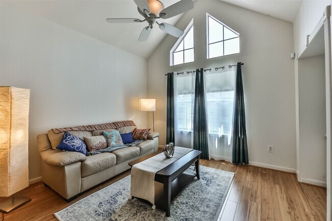 Building Photo - 1330 Old Spanish Trl