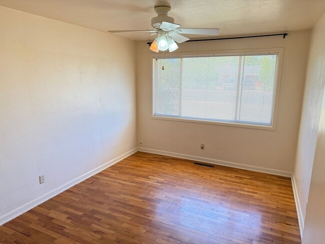 Building Photo - 3 bedroom, 1.5 bath house in Eugene!