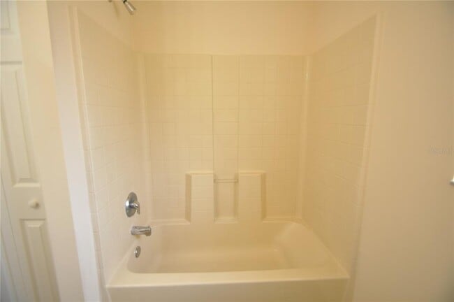 Building Photo - 5 Wells Pl