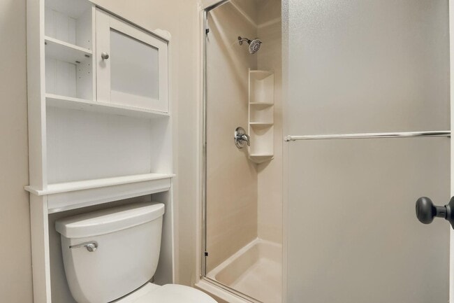 Building Photo - 4 BED 3 BATH HOUSE NEAR CREAK PARK!!!