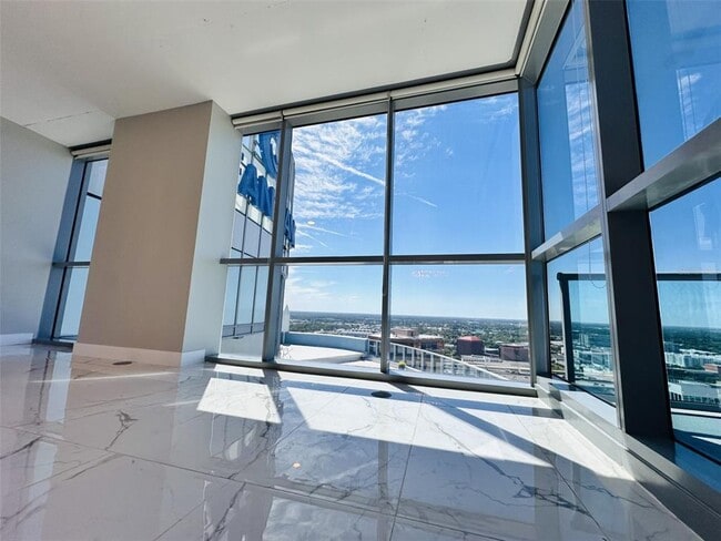 Building Photo - 111 E Washington St