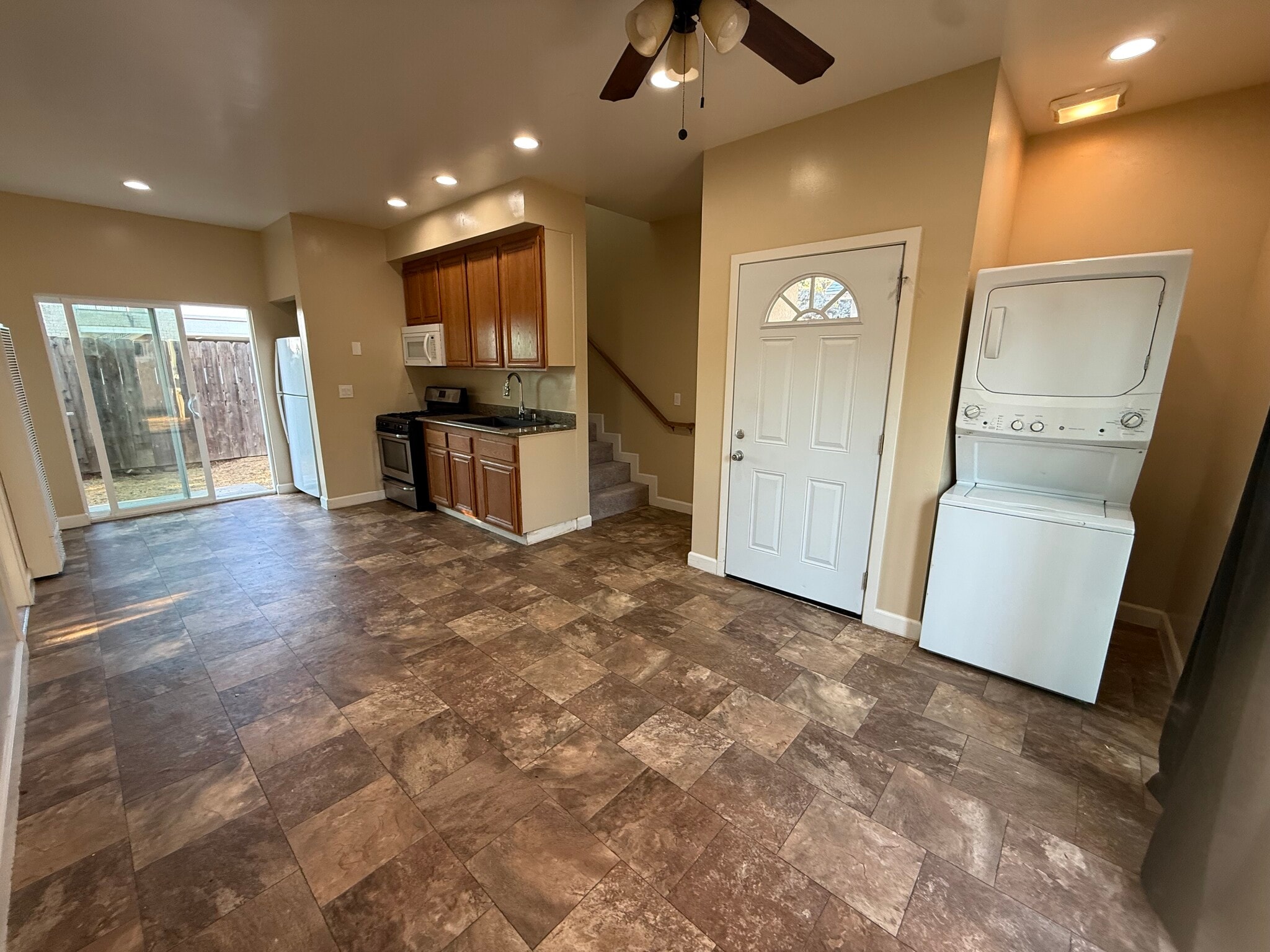 Building Photo - 5448 Mary Lane Dr