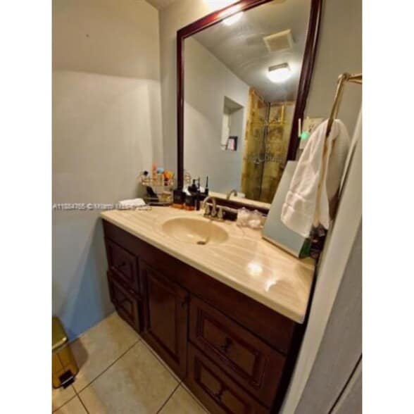 Building Photo - 3324 NW 14th St