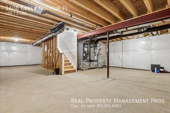 Building Photo - 1608 Creek Bottom Pl