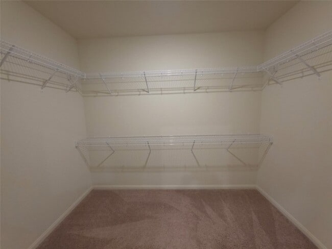 Building Photo - 305 Lone Mountain Dr