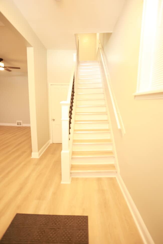 Building Photo - 637 W 59th St