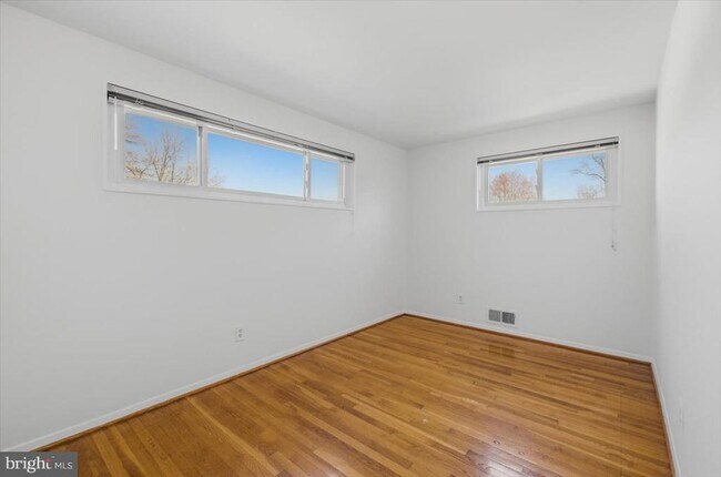 Building Photo - 5039 8th Rd S