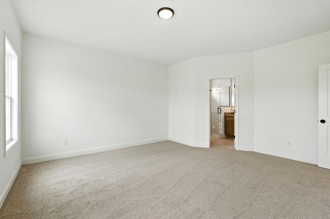 Building Photo - 1112 Mission Dr