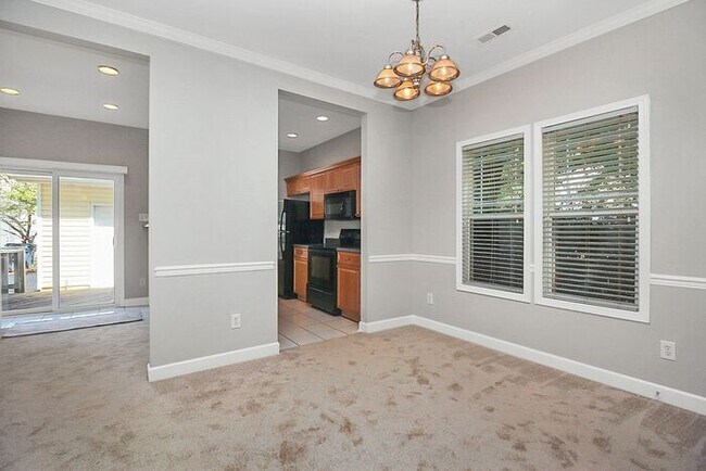 Building Photo - Charming 3BD/2.5BA Home in Crosswinds Community!