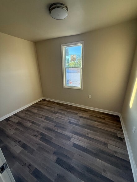 Building Photo - 3906 Catalpa St