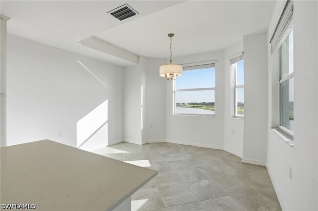 Building Photo - 15405 Grn Acrs Ave