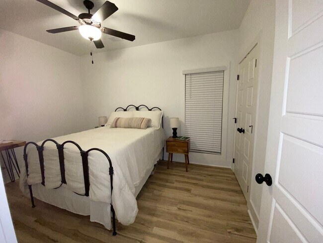 Building Photo - Fox Run Village Duette with Amenities