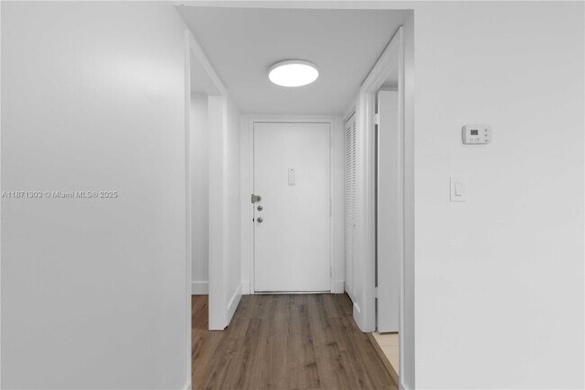 Building Photo - 1300 NE Miami Gardens Dr