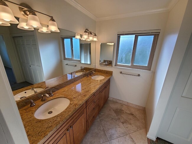 Building Photo - 717 Melissa Ct