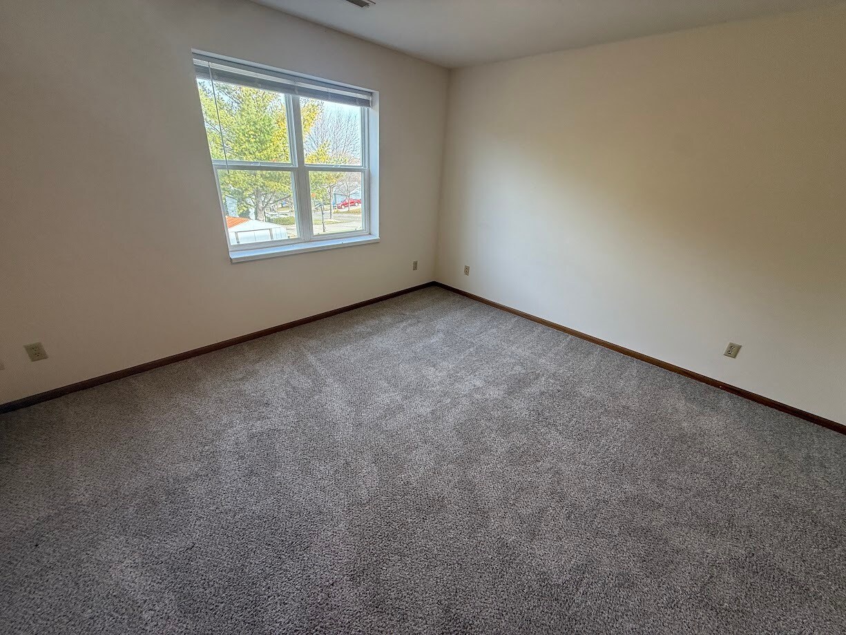 Building Photo - 1908 Fox Run