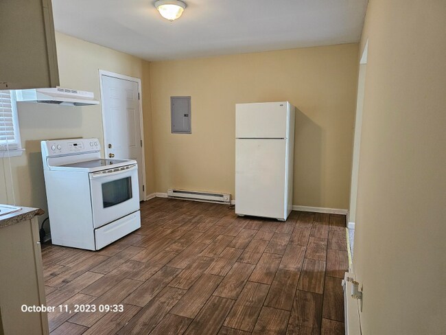 Building Photo - 400 Berryman St