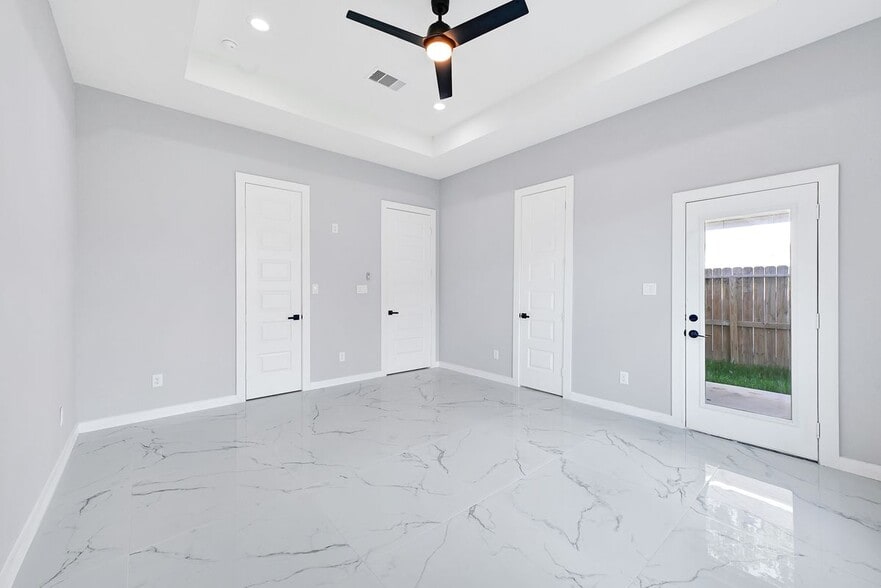 Building Photo - 90 Burress St