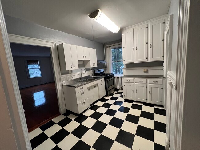 Kitchen - 260 High St