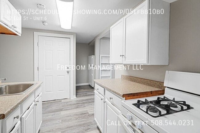 Building Photo - 12 Elm St