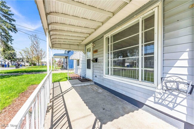 Building Photo - 13400 Sprecher Ave