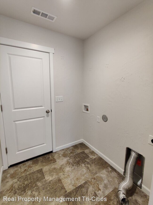 Building Photo - 3 br, 2 bath House - 3621 Morehouse Place