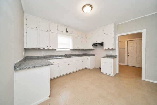 Building Photo - Affordable Comfort in Tuscaloosa – 2BR/1BA...