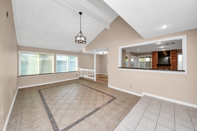 Building Photo - 12707 Corona Ln