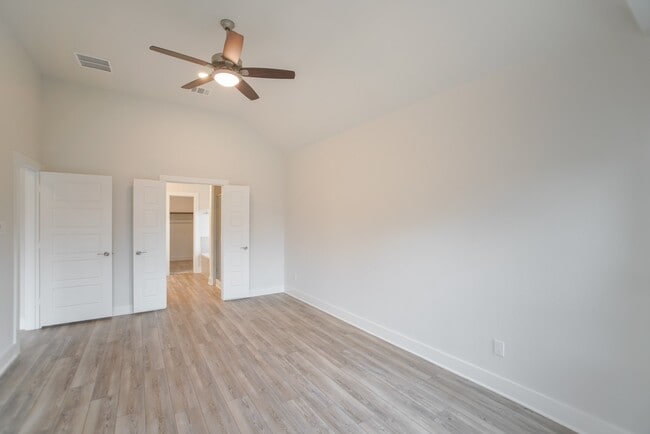 Building Photo - 10614 Whitejacket