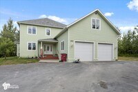 Building Photo - Spacious 5BD/3BA Home!