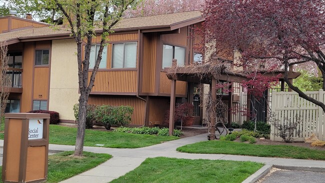 Building Photo - 6841 Countrywoods Cir