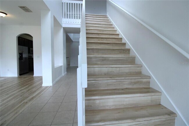 Building Photo - 16543 Cedar Run Dr