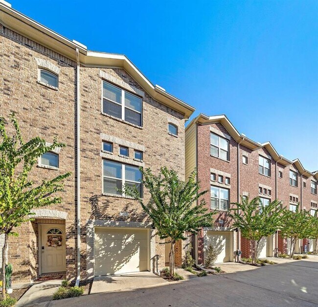 Building Photo - 2710 Hullsmith Dr