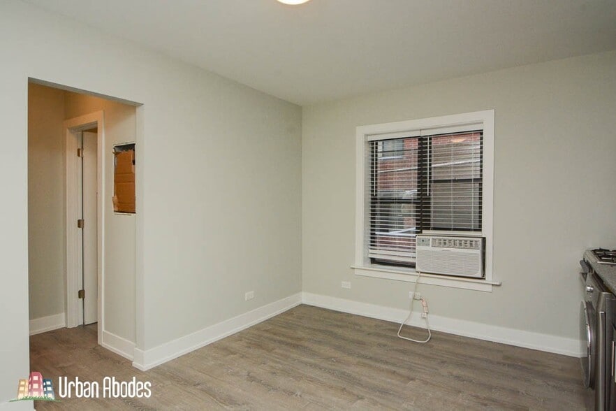 Building Photo - 445 W Belden Ave