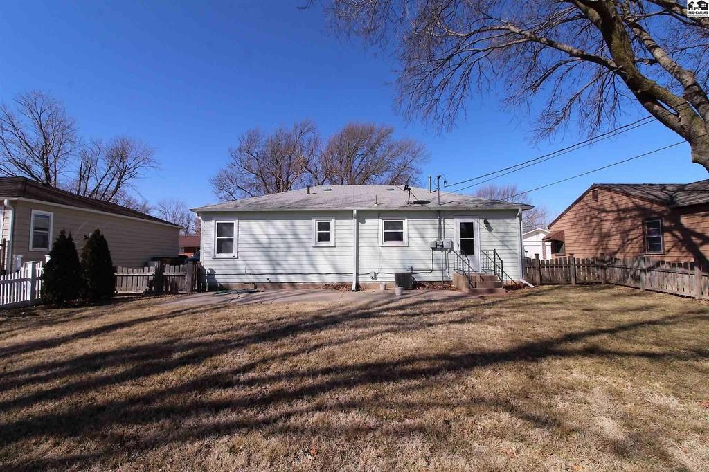 Back Patio - 408 S Garfield Ave