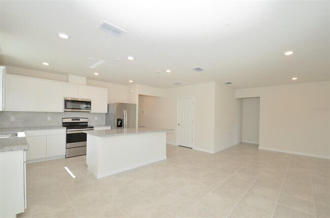 Building Photo - 1647 Aspen Ave