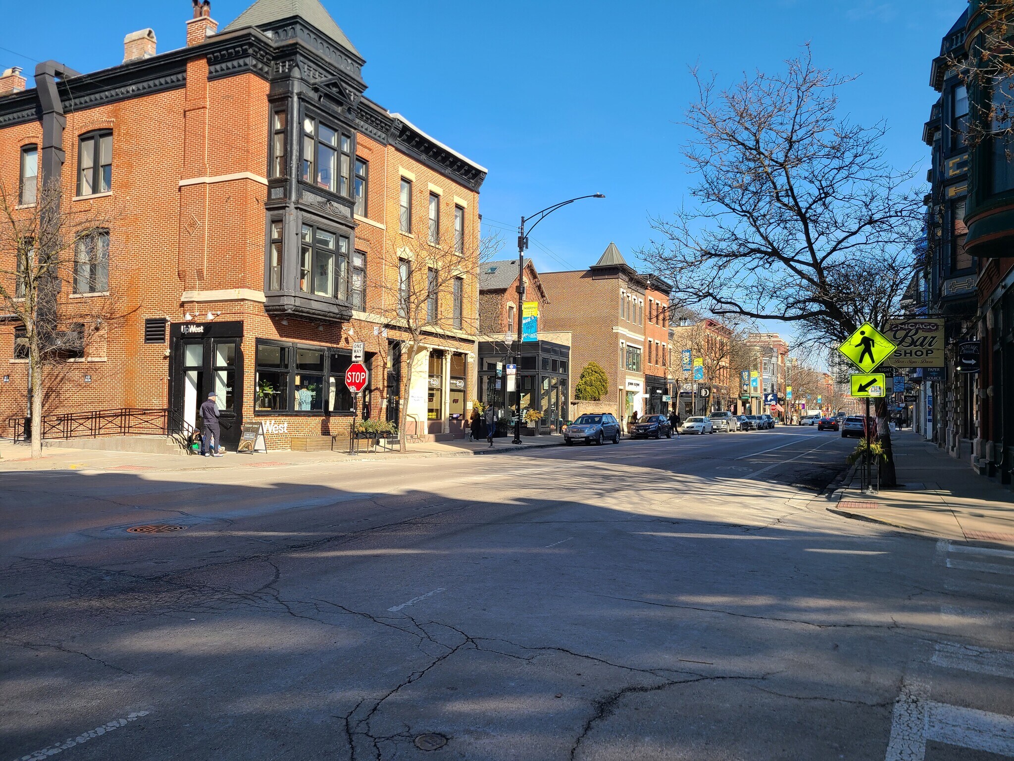 Building Photo - 939 W Armitage Ave