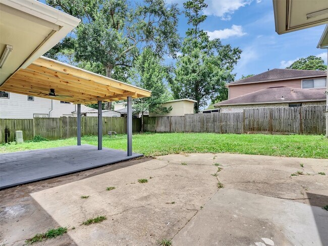 Building Photo - 612 Orangewood Dr